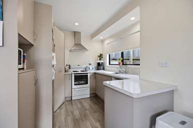 15A Newark Close_2