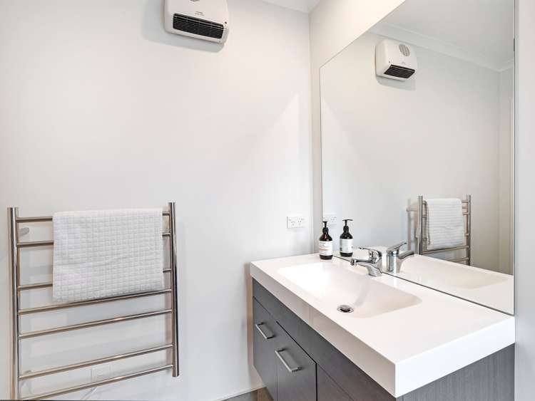 13 Mediterranean Grove Fitzherbert_19