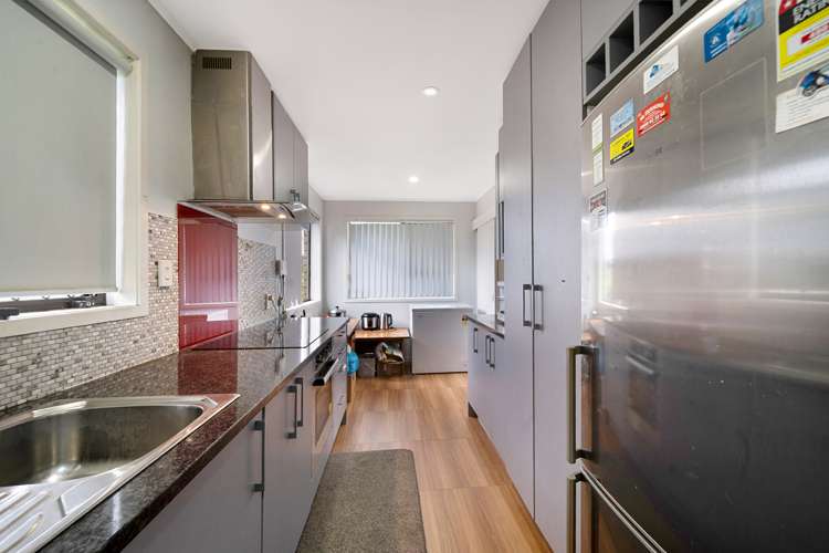 1/1 Wattle Street New Lynn_6