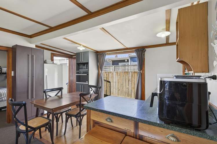 59 Fifth Avenue Urenui_17