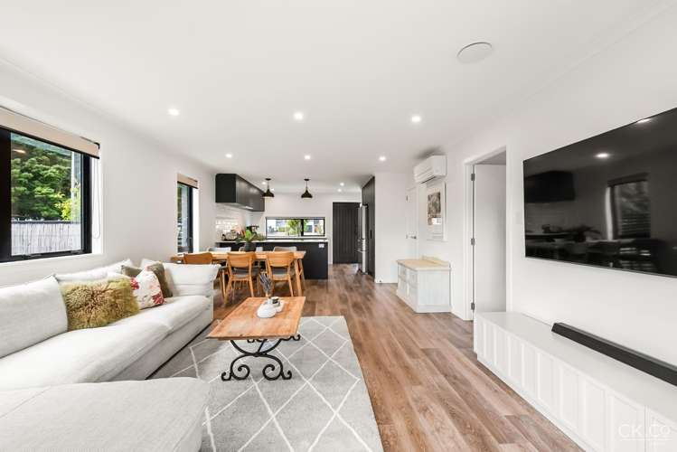 7 Leo Waikari Crescent Wallaceville_5