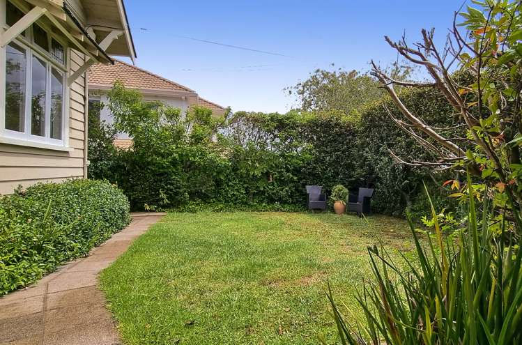 24 Queen Mary Avenue Epsom_14