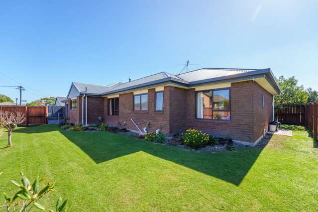 Samoa Bound: Spacious Family Home Must Sell!