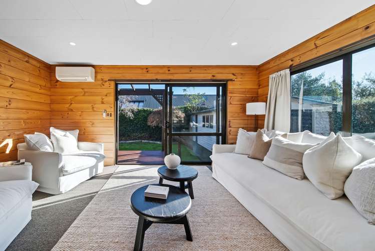 2/74 Aorangi Road Bryndwr_21
