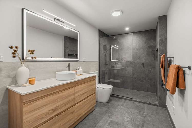2/47 Marine Parade Mt Maunganui_17