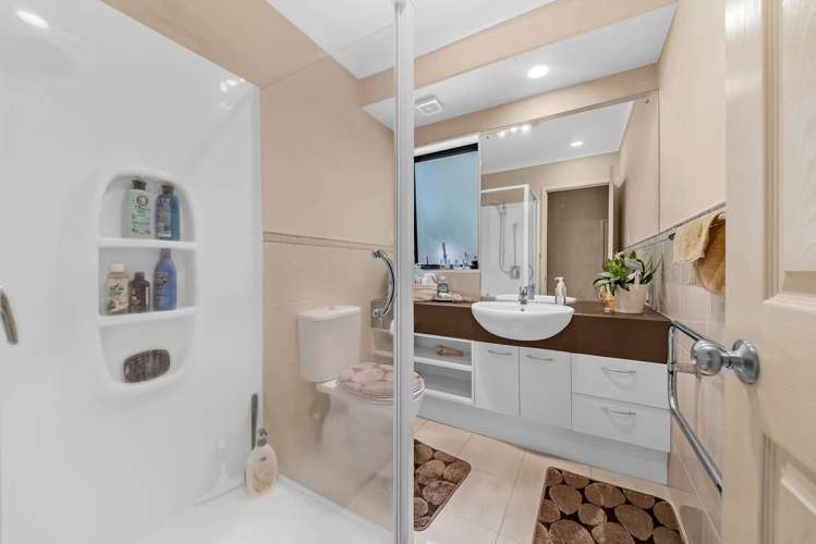 12 Tinturn Place Flat Bush_14