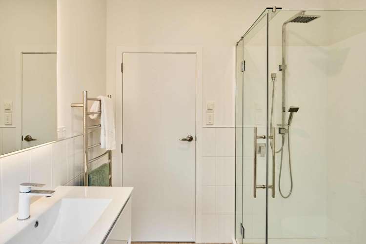 11 Tory Street Petone_17