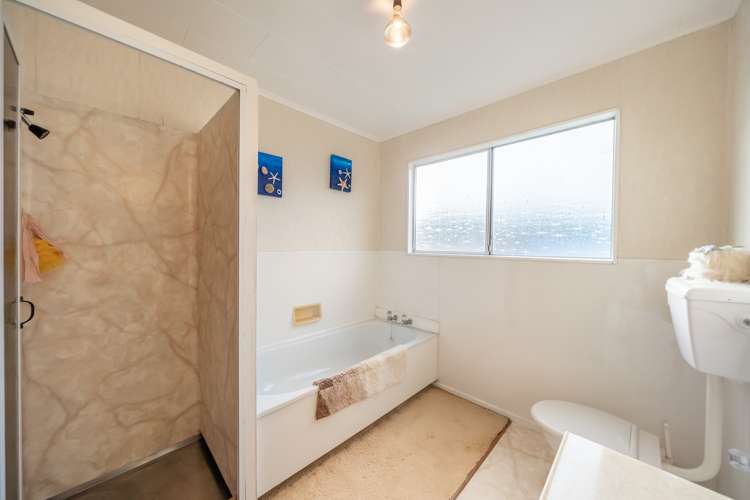 75 California Drive Totara Park_12