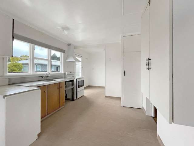 45 Wainuiomata Road 10629_1