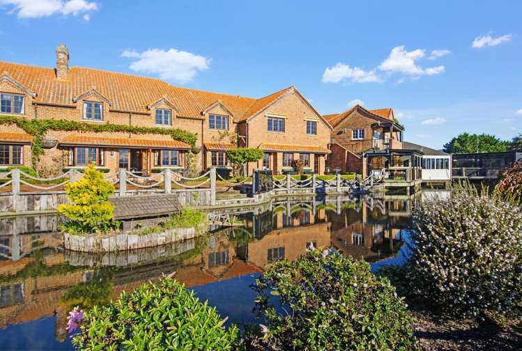 10/24 Quiet Woman Way Monaco_17