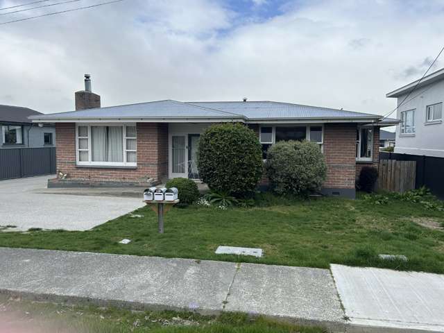 Elizabeth St - 3br - $475 pw