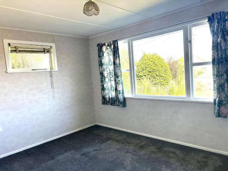 301 High Street South Carterton_6