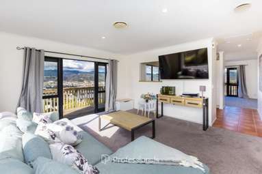 28 Kirton Drive_2