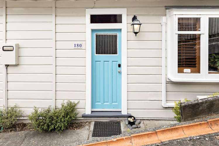 180 Sutherland Road Lyall Bay_12