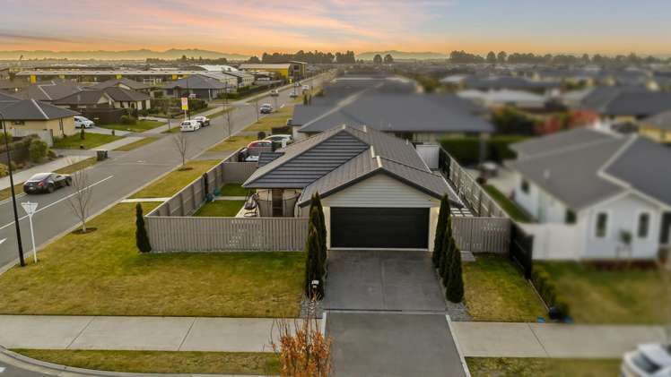 13 Northmoor Boulevard Rolleston_32