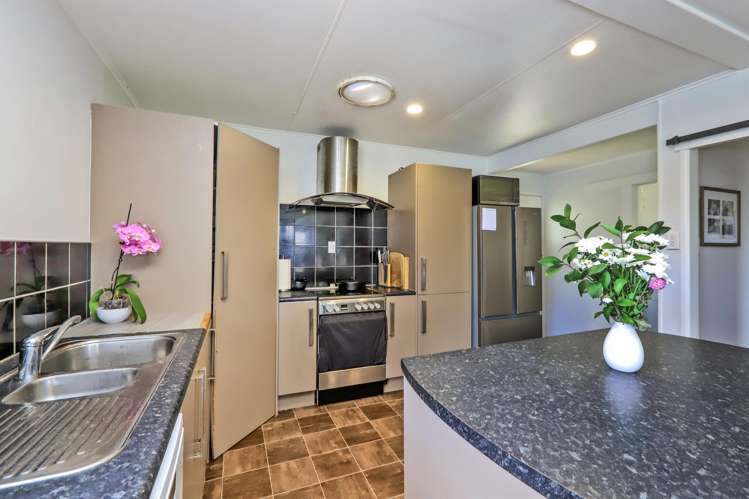 2 Murdoch Place Raureka_9