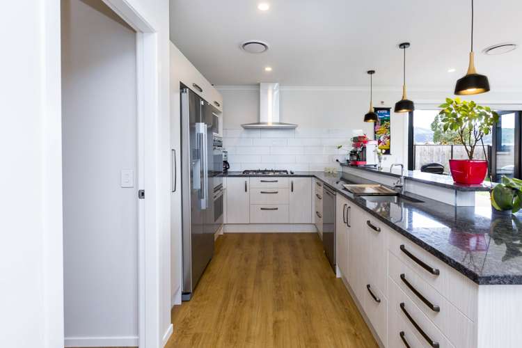 79 Mawai Hakona Drive Wallaceville_5