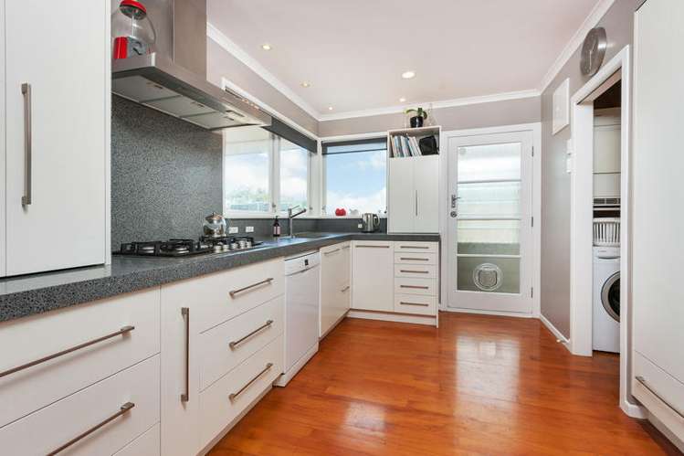 35 Royal View Road Te Atatu South_6