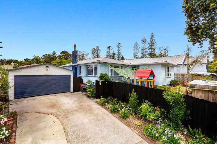 1 Sarona Avenue Glen Eden_1