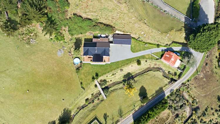 541 South Makara Road Makara_39