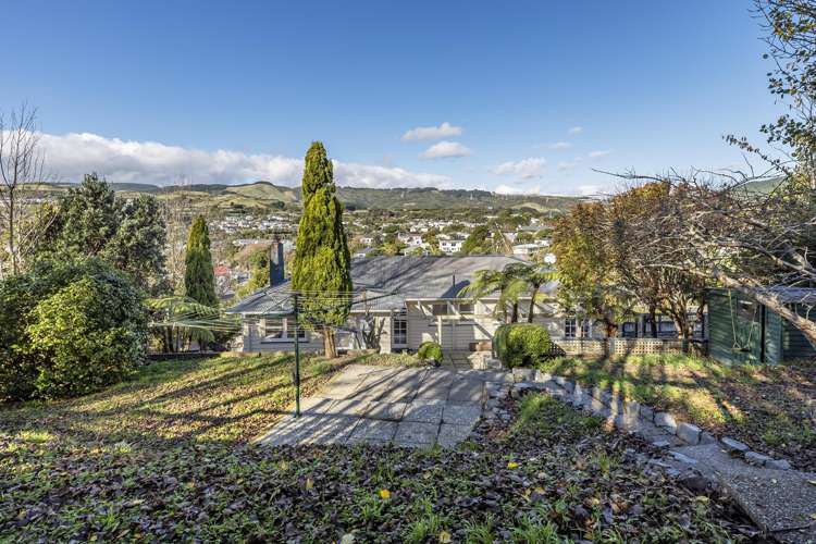 15a Romney Square Tawa_21