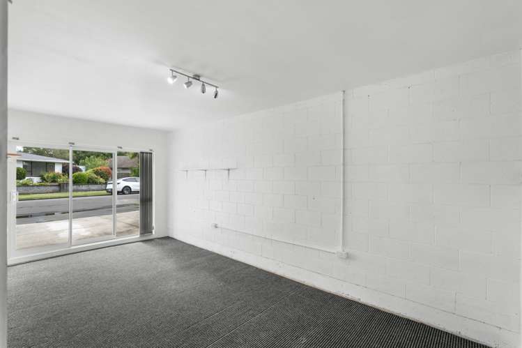 1/6 Valerie Place Redwood_12