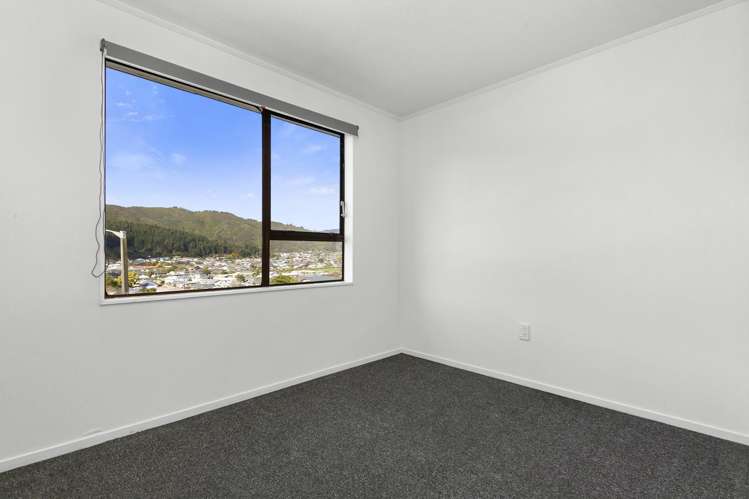21 Newburn Grove Wainuiomata_12