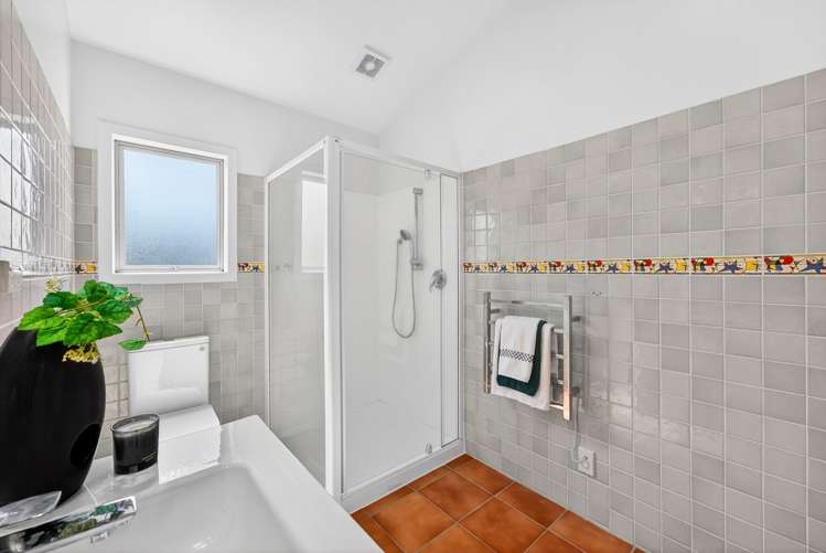 2/10 Windsor Place Mairangi Bay_21