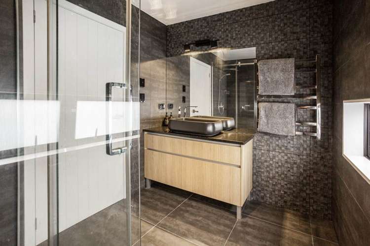 9a Marellen Drive Red Beach_15