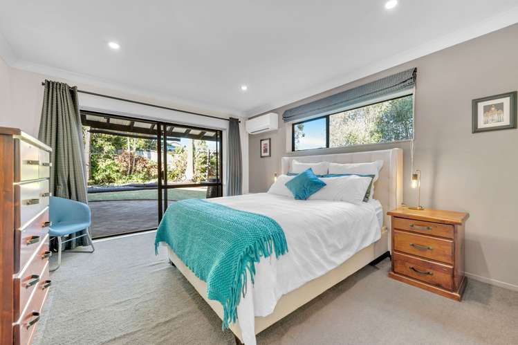 6 Billabong Place Botany Downs_12