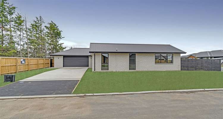 8 Adamite Drive Rolleston_15