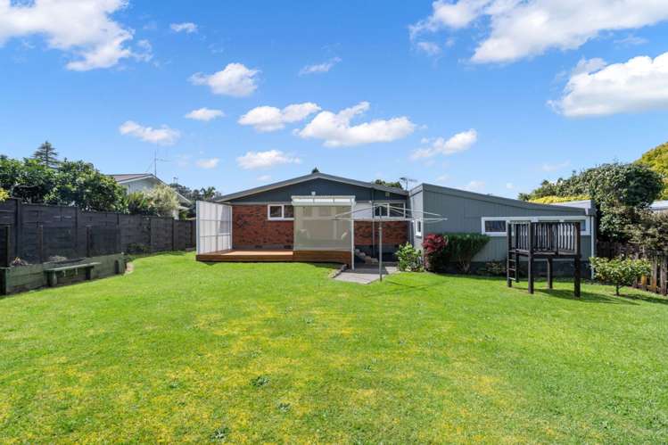 11 Fairway Drive Kamo_10