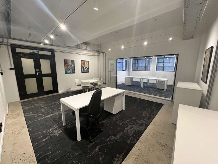 B/16-22 Anzac Avenue_0