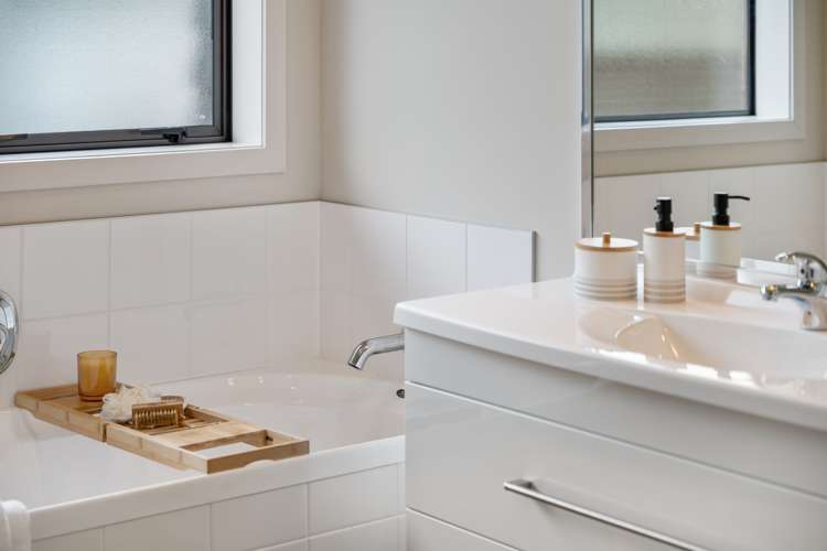 7 March Brown Place Nukuhau_14