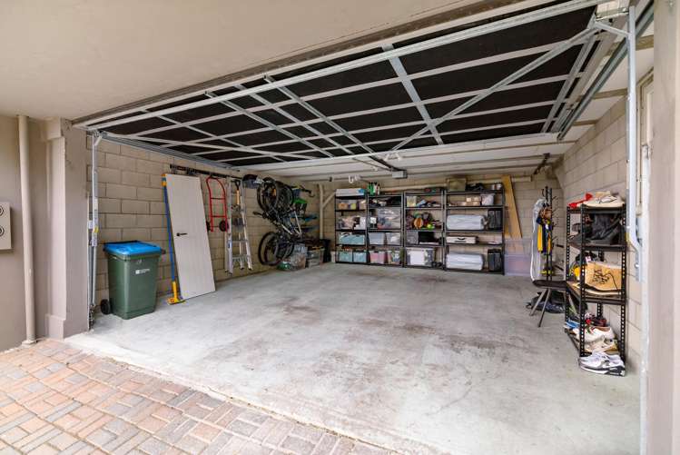 2B Vancouver Drive Queenstown_17