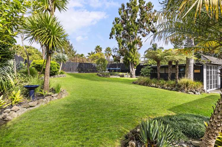 13 Ayrton Street Te Atatu South_18