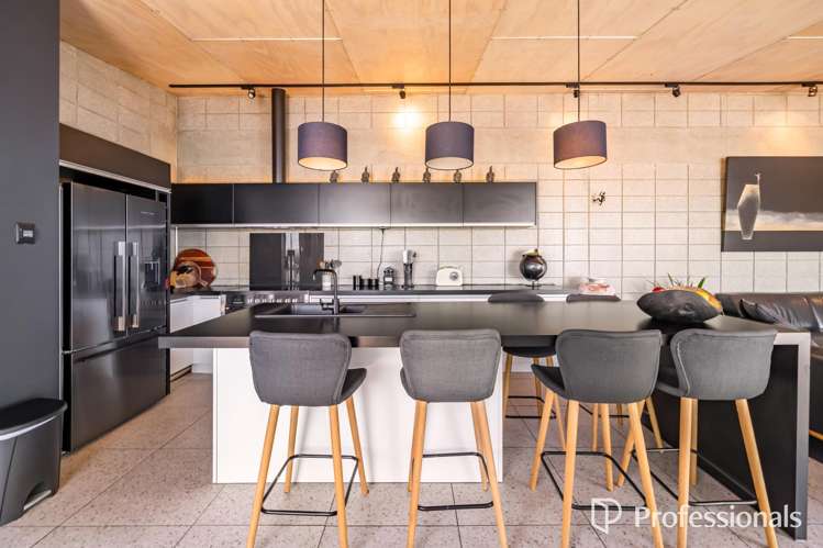 616B Marine Drive Days Bay, Eastbourne_5