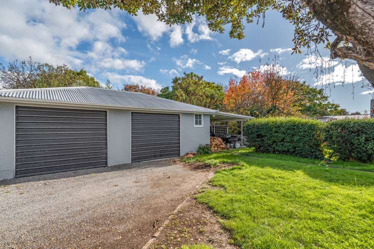 223 High Street North Carterton_18