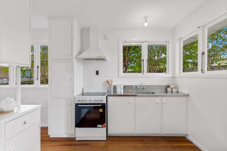 8 Marewa Street Te Atatu South_9