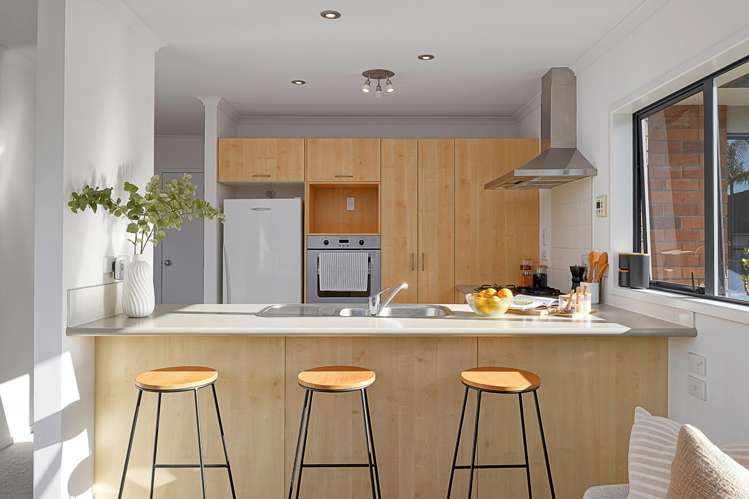 7 Fairford Avenue Henderson_1