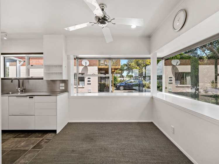 6 Yorkton Rise Mangere Bridge_7