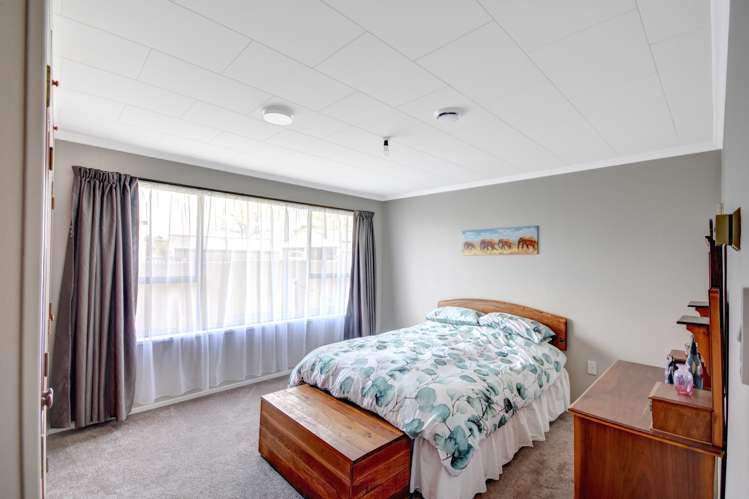 65 Elderlee Street Milton_17