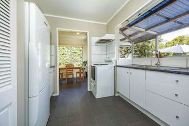 2/11 Longreach Drive_4