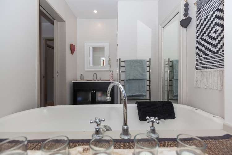 84 Ames Street Paekakariki_24