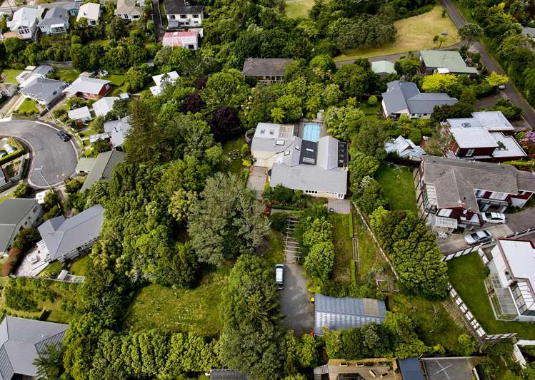 10 Hillview Crescent Paparangi_13