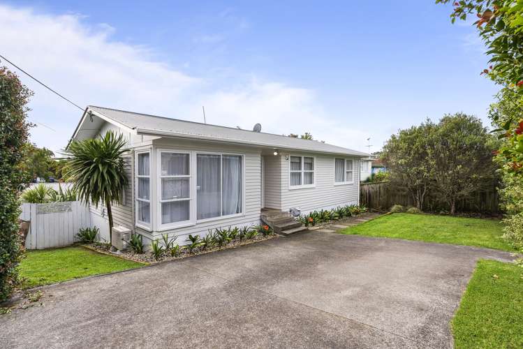 1/27 Levesque Street Birkdale North Shore City Houses for Sale