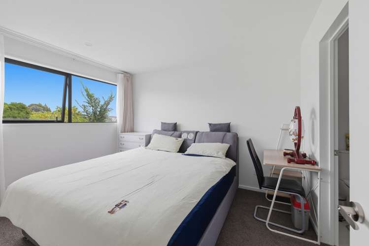 2/11 Brockworth Place Riccarton_7