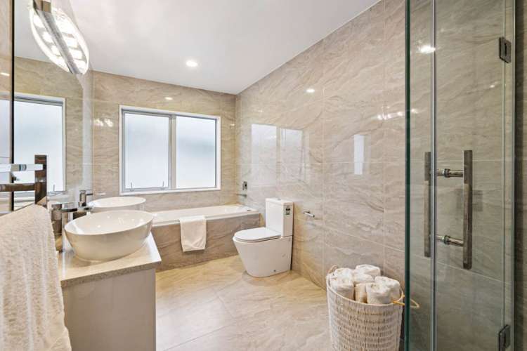 7 Horsefields Drive Flat Bush_17