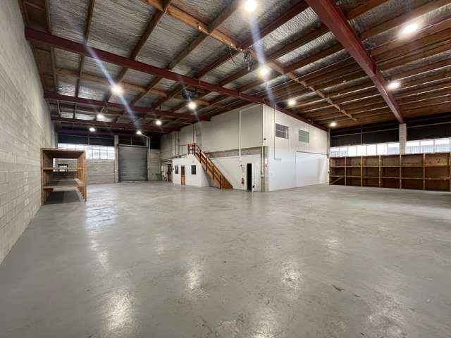 Don’t need office? 699sqm pure warehouse