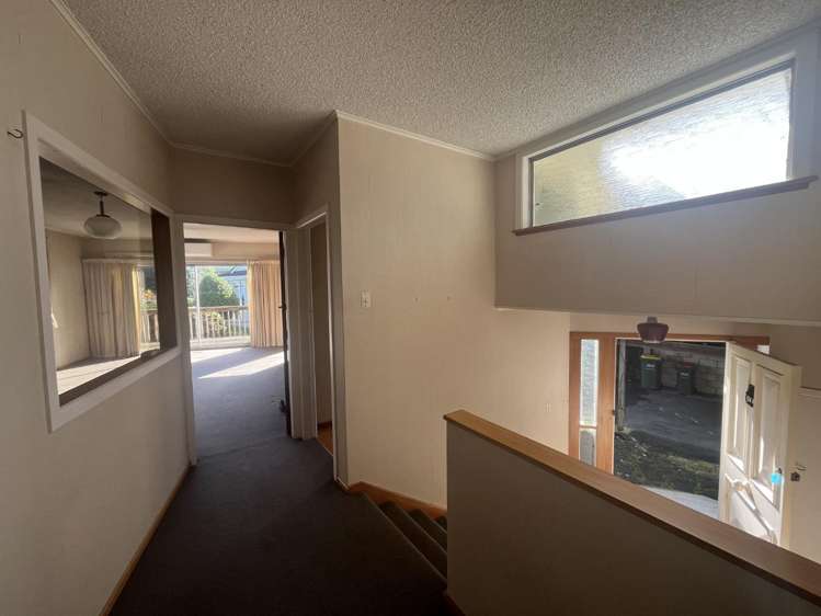 8 Comries Road 1053_10